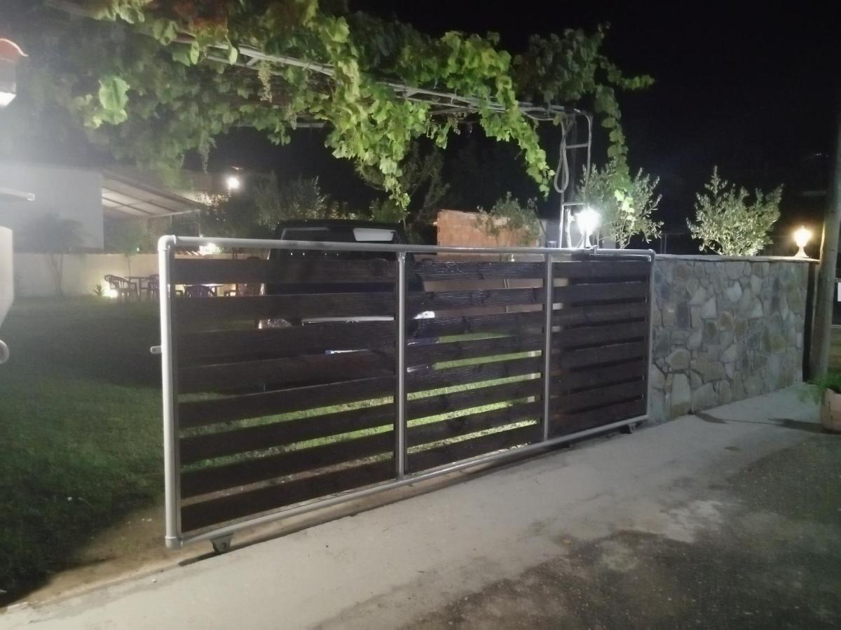 אפרטהוטל Néa Meságkala Ο Ακλόνητος מראה חיצוני תמונה